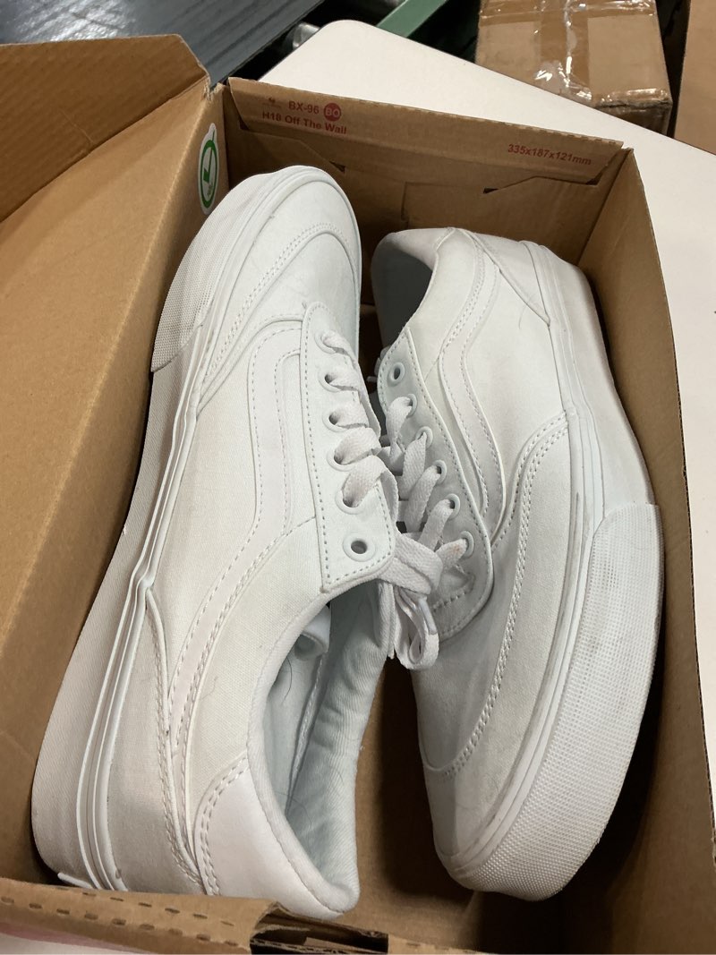 Condition photo showing As Is for vans mens brooklyn ls 10 canvas white/white