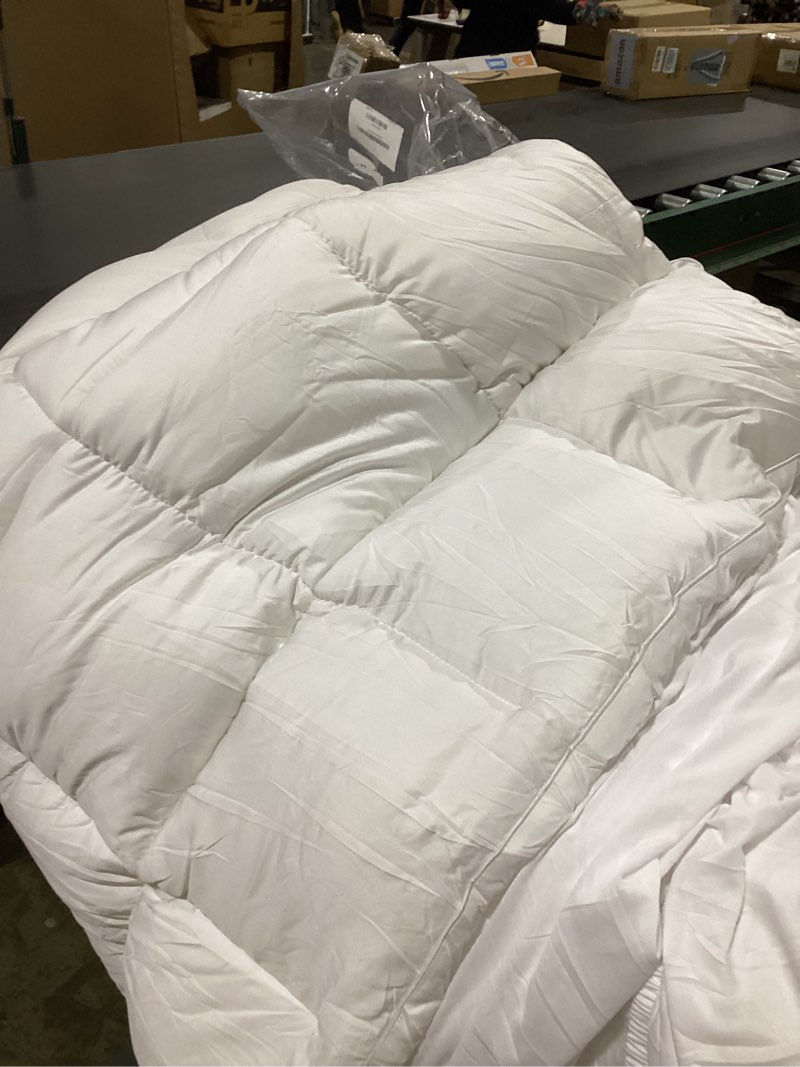 Condition photo showing As Is for saferest cloudguard - full size hybrid mattress protector & pad (extra padded) - waterproof quilted pillow top mattress cover - thick, plush & fitted mattress topper for bed cloudguard (ultra padded) full