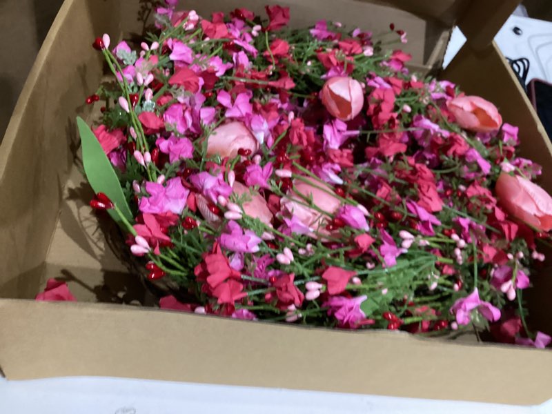 Condition photo showing New/Like New for Valentines Day Wreath Decor, 22inch Artificial Pink Wreath with Tulip Berry Green Leaf Element, Valentines Wreaths for Front Door Wedding Anniversary Party Candlelight Dinner Decorations