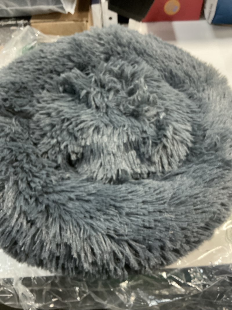 Condition photo showing Good Condition for Small pet bed 12” diameter (similar to stock photo)