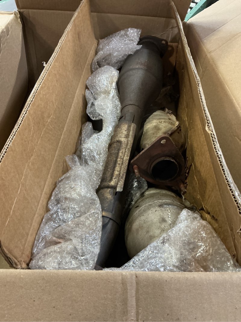 Condition photo showing As Is for catalytic converter kit compatible with frontier 2005-2019, nv1500/nv2500/nv3500 2012-2017, xterra 2005-2015, pathfinder 2005-2012, equator 2009-2012 v6 4.0l, oe: 16468 644091 40710 epa compliant