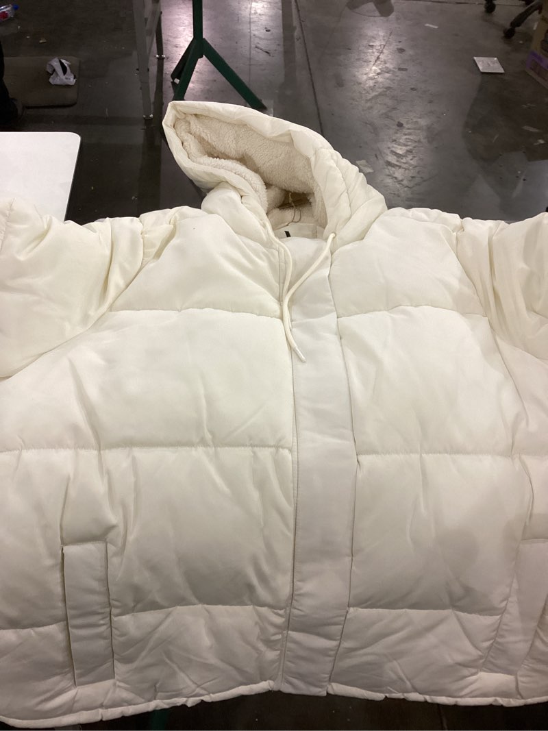 Amazon Essentials Women's Water Repellent Sherpa Lined Hooded Puffer Jacket (Available in Plus Size)