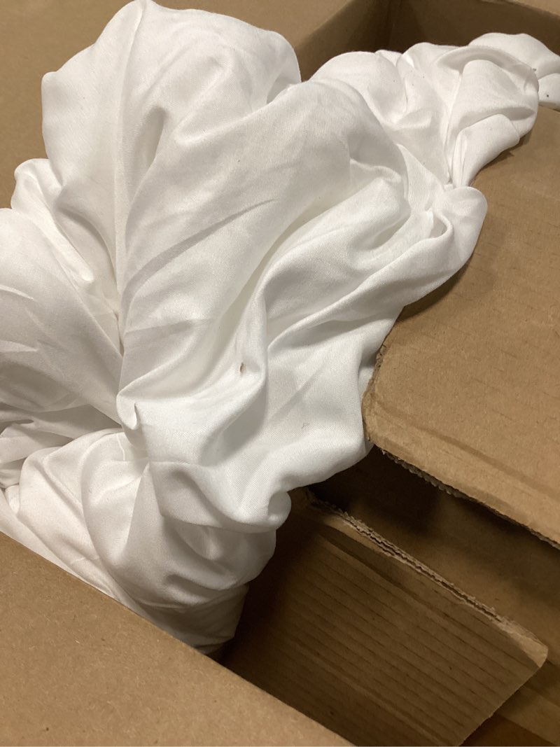 Condition photo showing Good Condition for Swift Home King White 3-Piece Down Alternative Comforter Set Bedding Ruched 3D Floral Pintuck All-Season, Machine Washable King(106" x 94") White