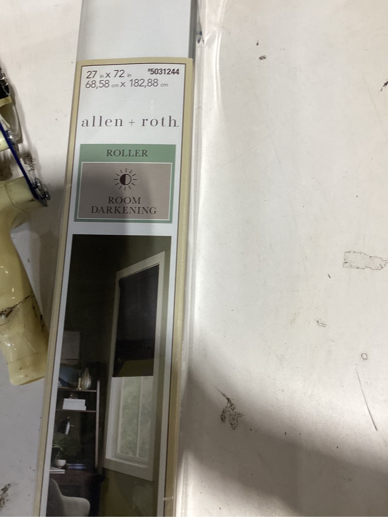Condition photo showing Good Condition for Mairo 35.5-in x 74-in Dark Gray Light Filtering Room Darkening Cordless Solar Roller Shade Item #5526526 | Model #35500406AA