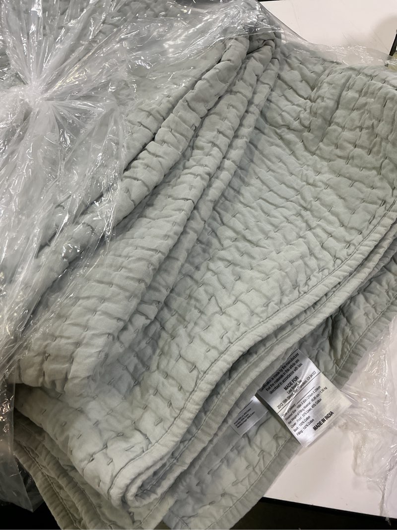 Condition photo showing Good Condition for european linen cotton stitch quilt king