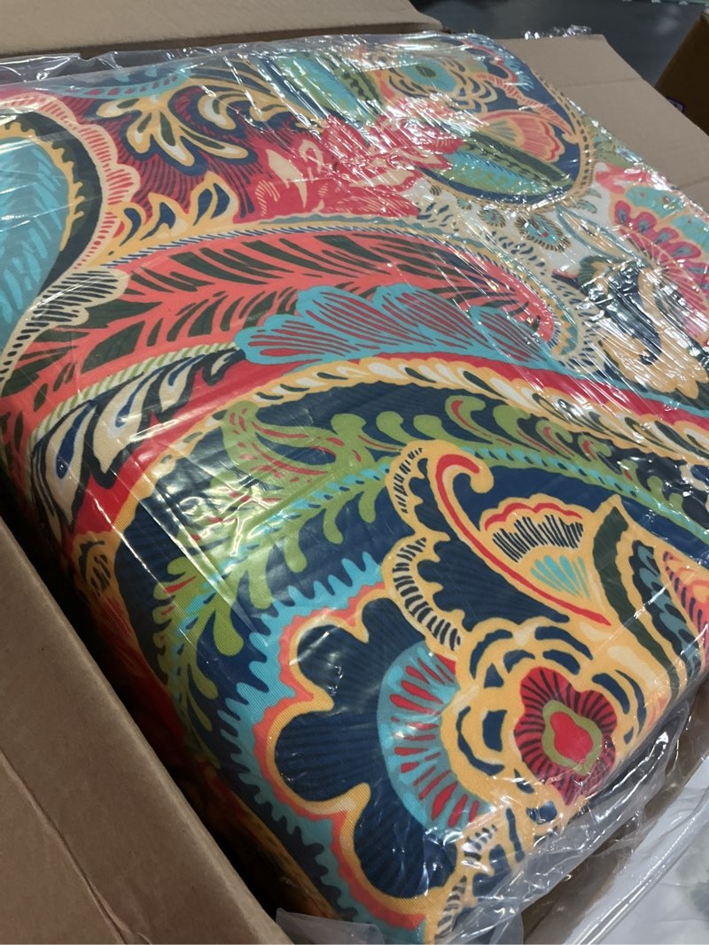 Condition photo showing Good Condition for outdoor chair cushions set of 6, 18.5 x 16 inch patio chair cushions for outdoor furniture, water resistant outdoor patio chair cushions with non-slip ties(paisley) 4 - paisley 18.5x16x3|6 pack