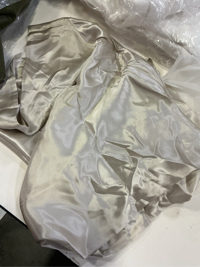 Condition photo showing Good Condition for 100% mulberry silk pillowcase, standard, champagne