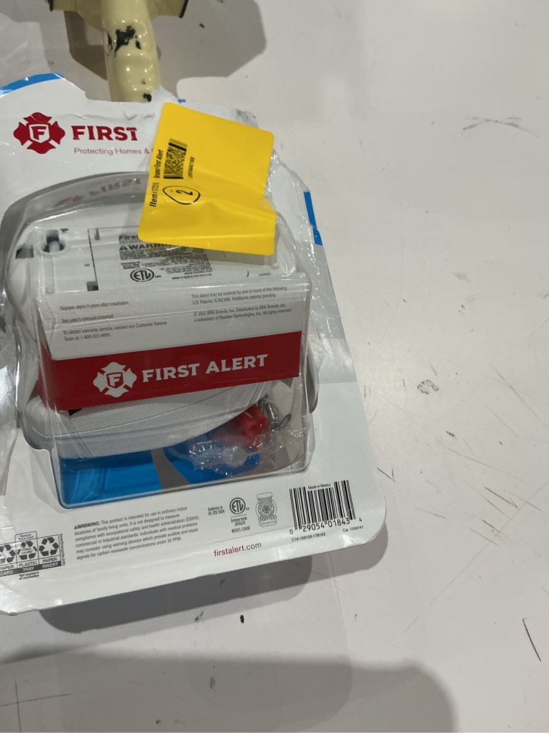 Condition photo showing As Is for first alert 2pk co400cn2 battery powered carbon monoxide detector: best co detector, 9-volt alkaline battery included