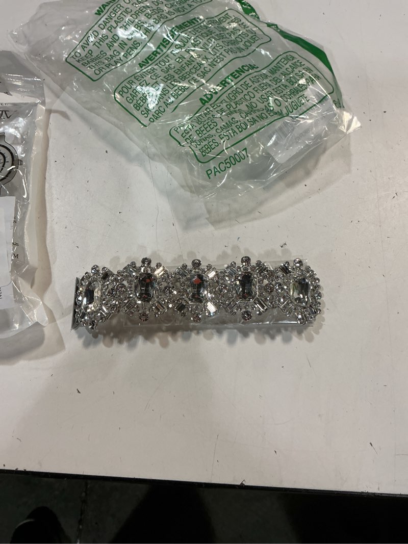 Condition photo showing New/Like New for VIQIV Bling Bands Compatible with Apple Watch Band 38mm 40mm 41mm 42mm 44mm 45mm 49mm Iwatch Series 