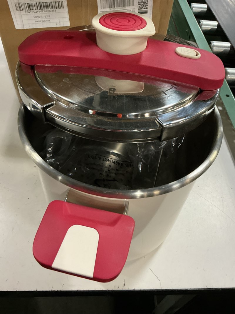 Condition photo showing Good Condition for michelangelo 8.5 quart stainless steel stovetop pressure cooker, 3-in-1 pressure pot, one-hand locking system, olla de presion colorful design, induction compatible, with glass lid & steamer 8.5 quarts
