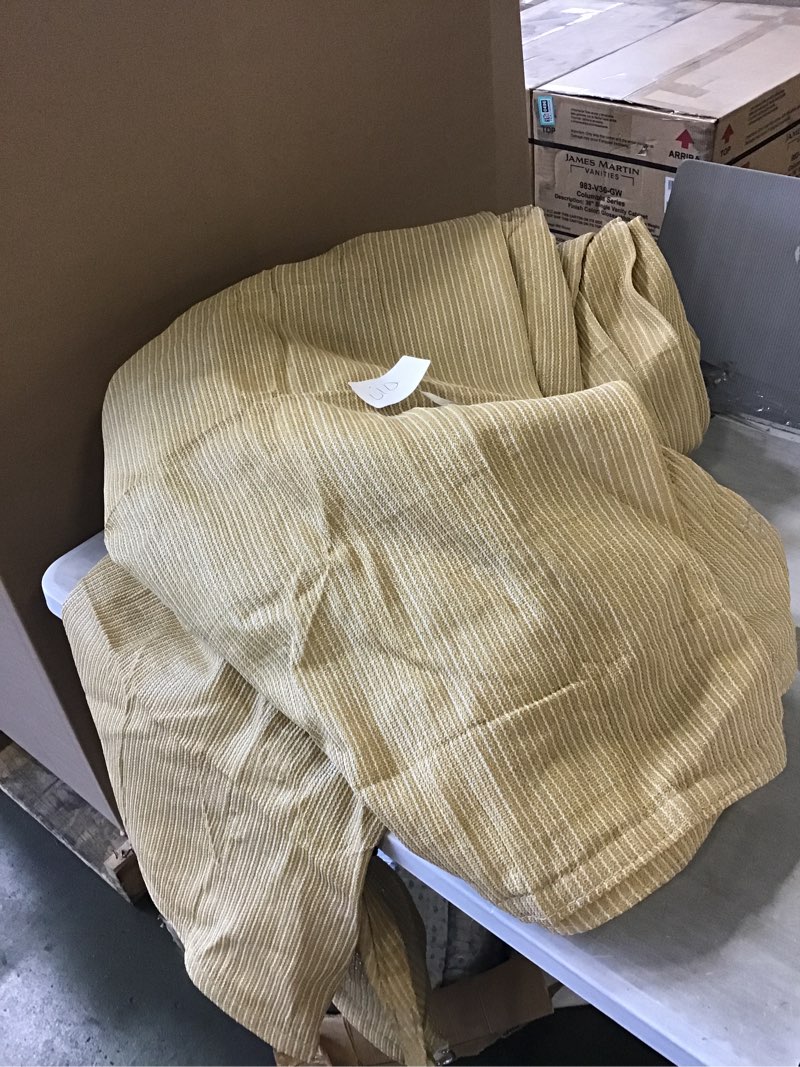 https://lotting-media.assets.bidfta.com/lotting_1467e027-ca64-4fda-9f62-eba339ea1b31