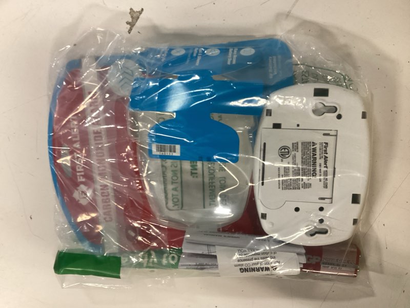 Condition photo showing As Is for First Alert CO400 Carbon Monoxide (CO) Detector, Battery Operated Alarm, 1-Pack Pack of 1 Detector