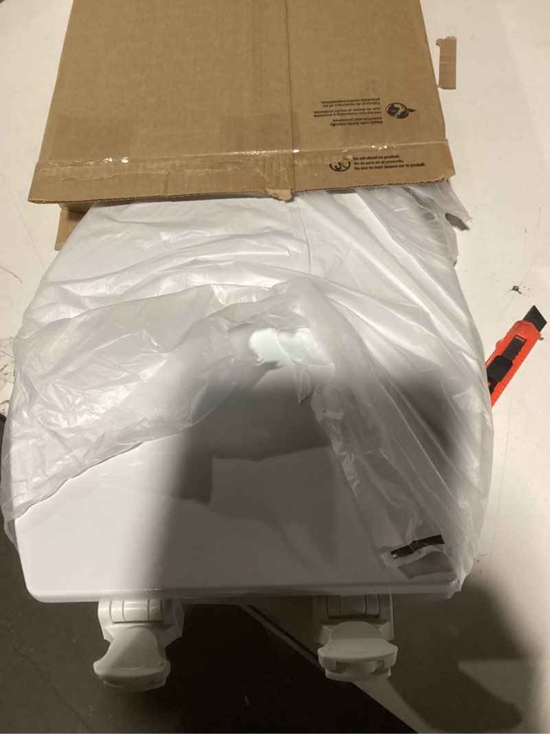 Condition photo showing Good Condition for Bemis 1500EC 390 Lift-Off Wood Elongated Toilet Seat, Cotton White (Pack of 1)