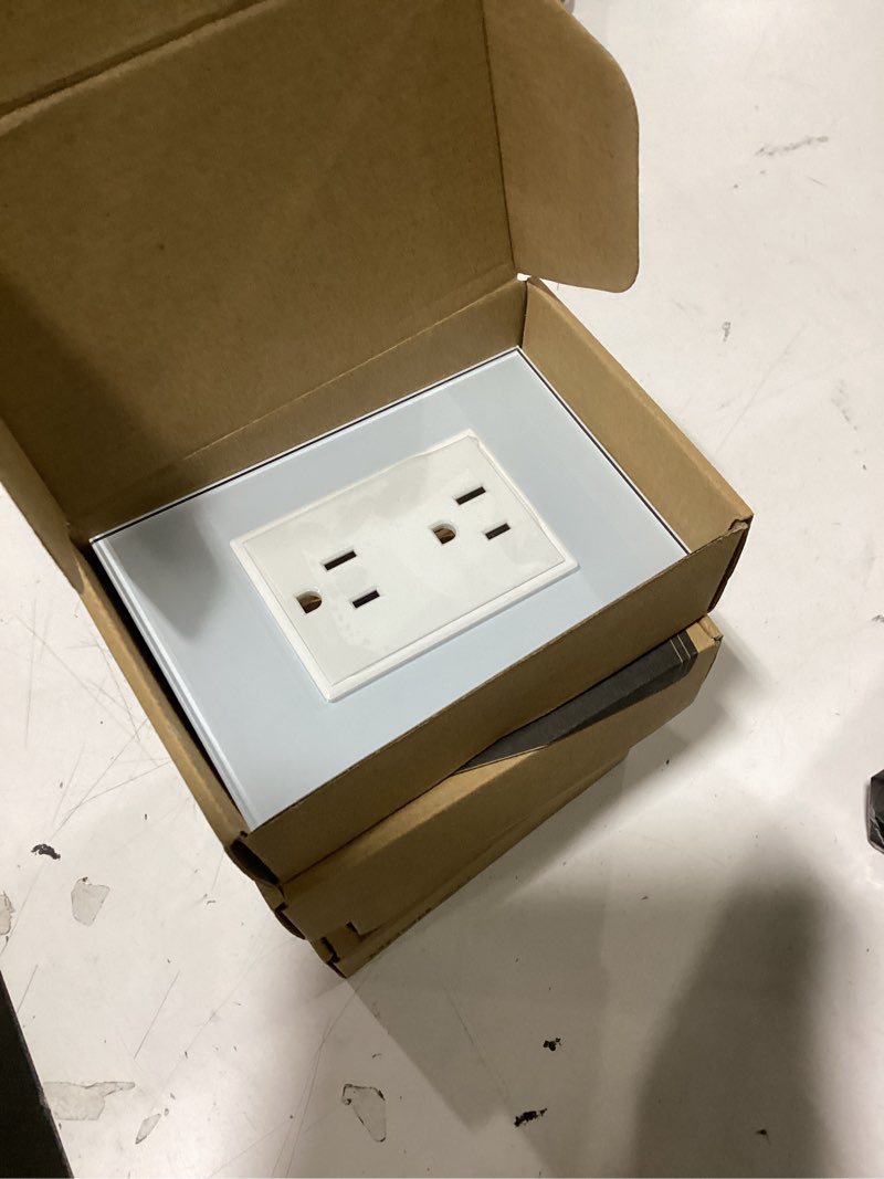 Condition photo showing New/Like New for livolo white us standard vertical duplex receptacle electrical outlets (4 pack with tempered glass panel(15a),ac 110~220v 4pack white