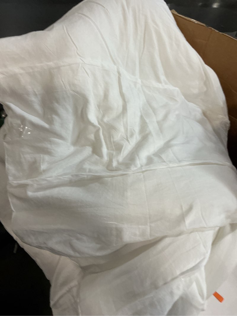 Condition photo showing As Is for weigelia Queen Comforter Set White Comforter Boho Solid Color Bedding for All Season Soft Lightweight Microfiber 3PCS Reversible Comforter Set (1 Comforter, 2 Pillowcases) Queen White (similar)