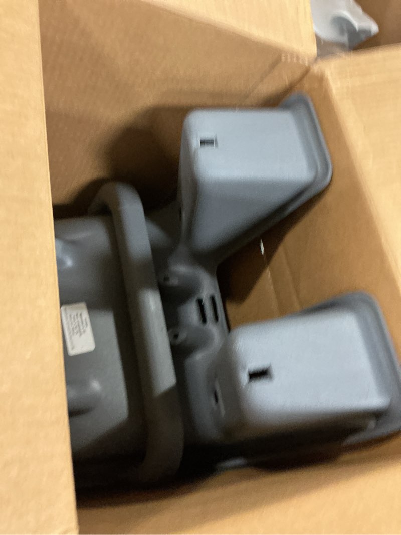 Condition photo showing New/Like New for bell cocoon 300 rear mount child bike seat — 5-point harness, spoke guard, fits 26–27 in bikes, up to 40 lbs, ages 1+
