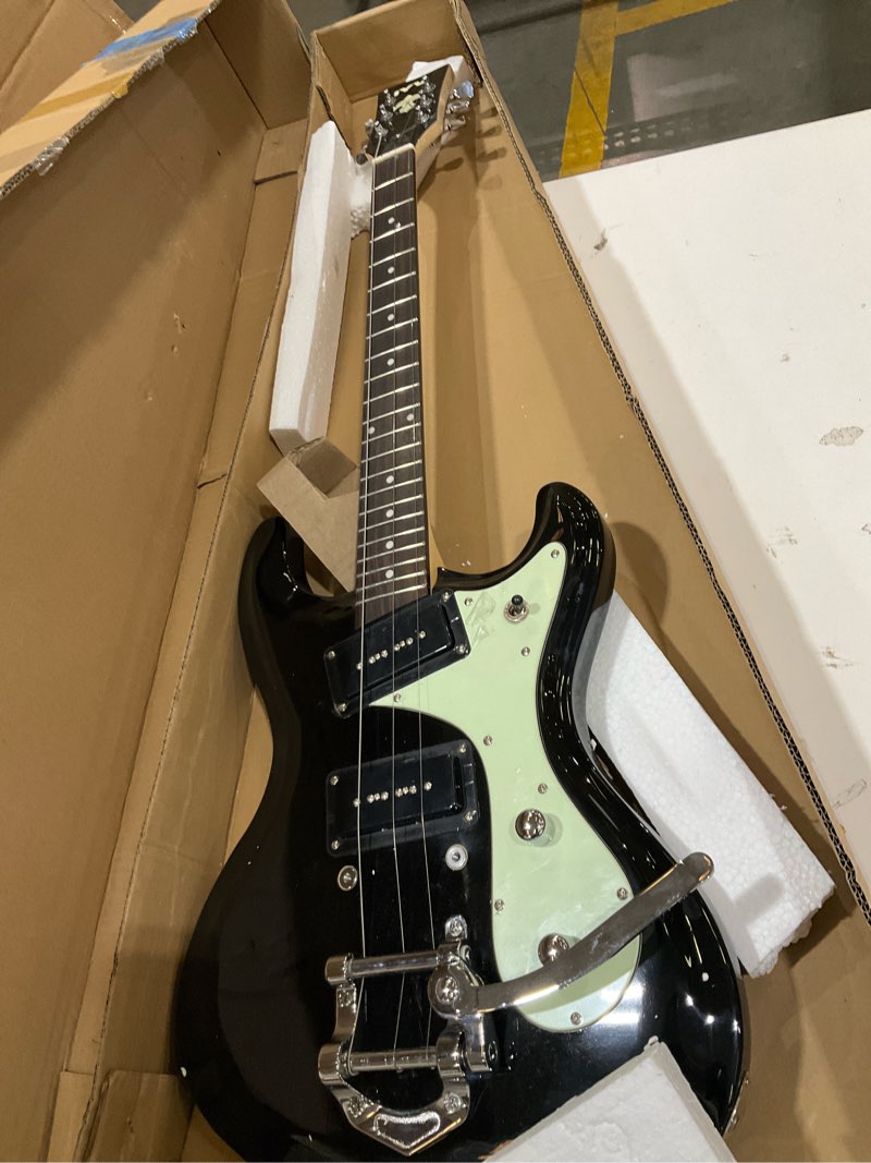 Condition photo showing Good Condition for iyv ismr-200 6 string solid body electric guitar, black