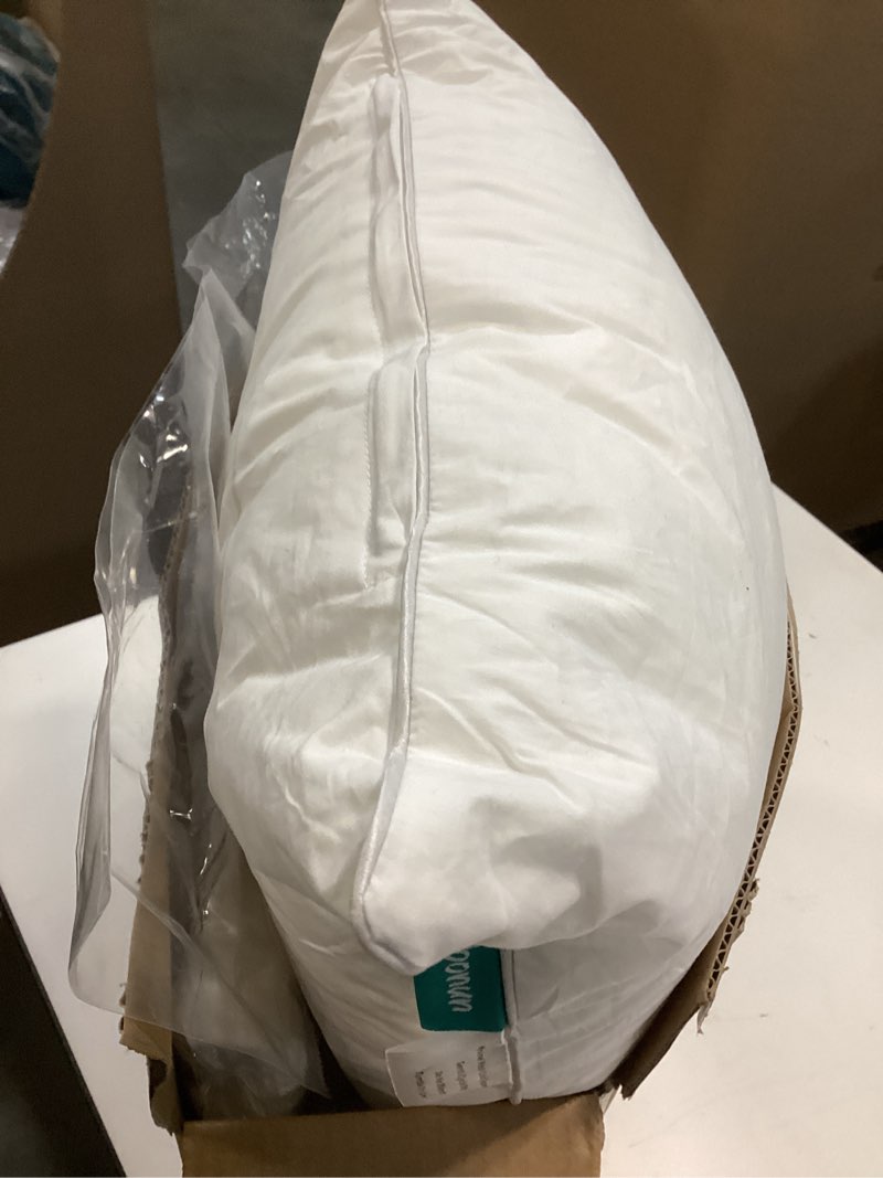 Condition photo showing Good Condition for Oubonun 18"x18" Pillow Inserts (Set of 4) - 100% Cotton Cover, Square Throw Pillow Inserts for Couch, Sofa, Bed - Decorative 18 Inch White Pillow Inserts 18x18 Inch (Pack of 4)