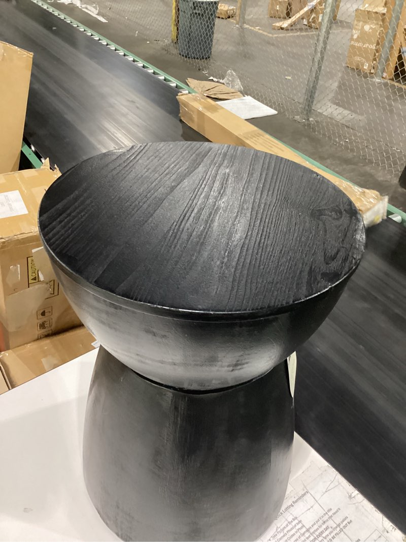 Condition photo showing Good Condition for accent table threshold