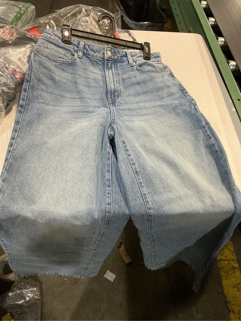Condition photo showing New/Like New for time and tru women's high rise straight leg cropped jeans,  size 10