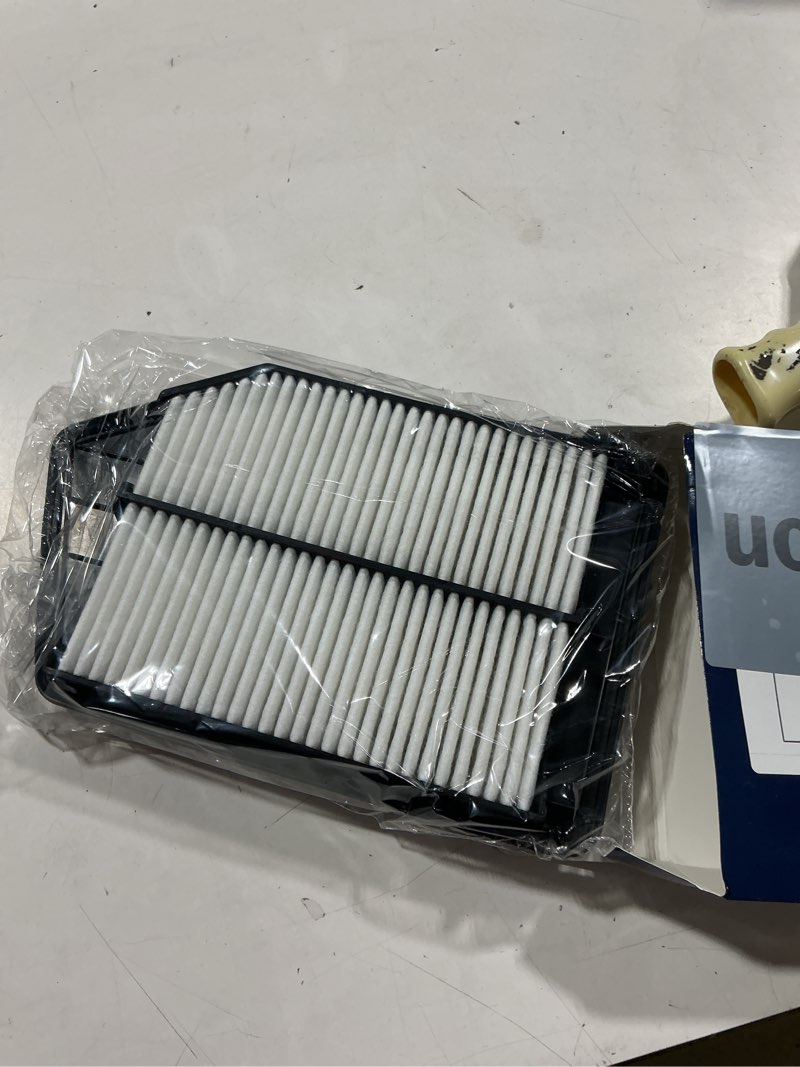 Condition photo showing Good Condition for kurimup ca11476 replacement engine air filter, efficient filtration offers 99% air purification, fit for honda accord l4 2.4l (2013-2017) and acura tlx l4 2.4l (2015-2020).