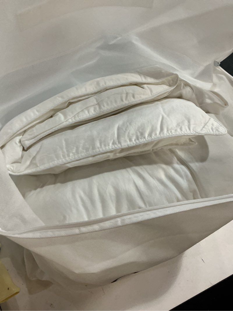 Condition photo showing New/Like New for lightweight premium down alternative comforter, full/queen, white