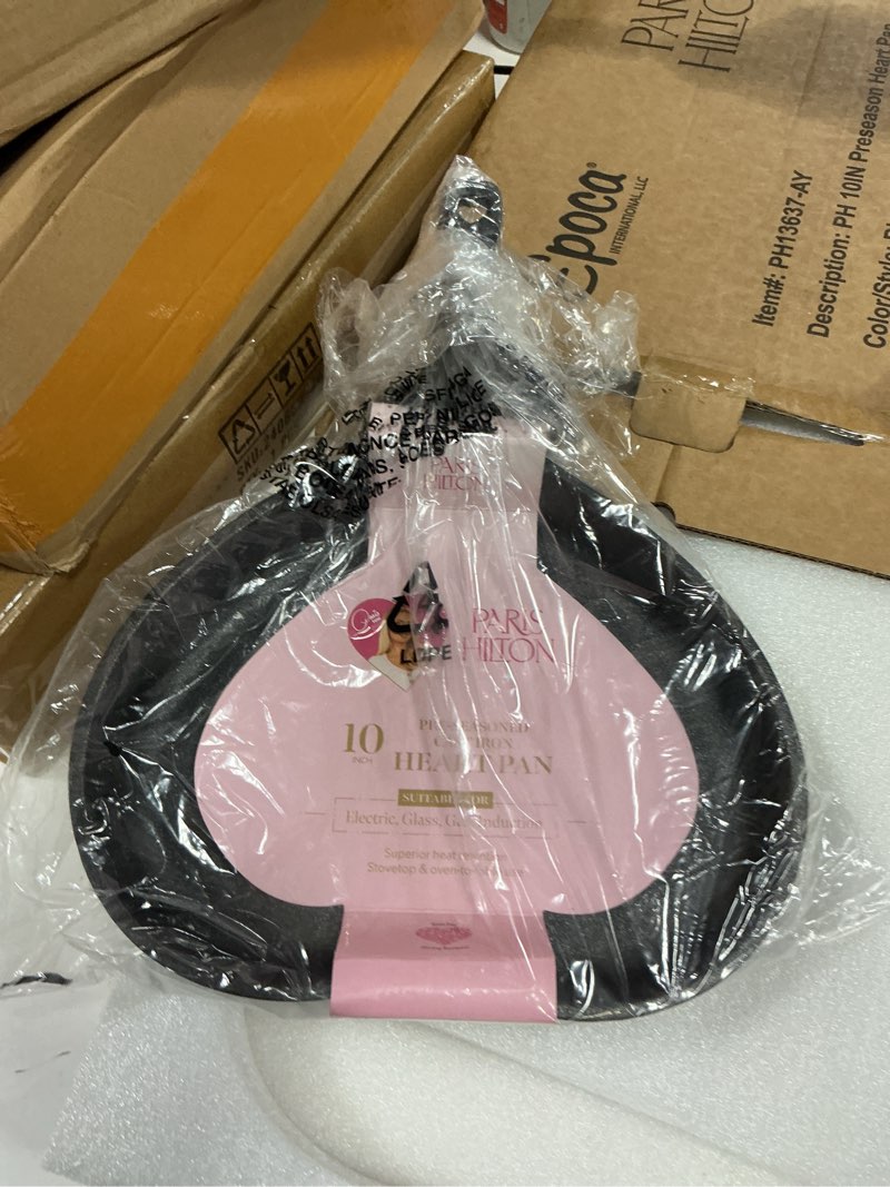 Condition photo showing New/Like New for ( similar) Paris Hilton Pink 3 Quart Cast Aluminum Sauté Pan