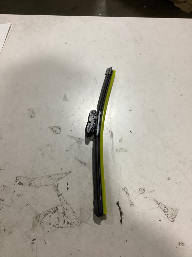 Condition photo showing Good Condition for Rain-X Silicone AdvantEdge Wiper Blade 16" Windshield Wiper Blades Replacement, All-Weather Performance Lasts 2X Longer, Premium Beam, Installock Adapter for Easy Fit (Pack of 1) 16" Silicone AdvantEdge