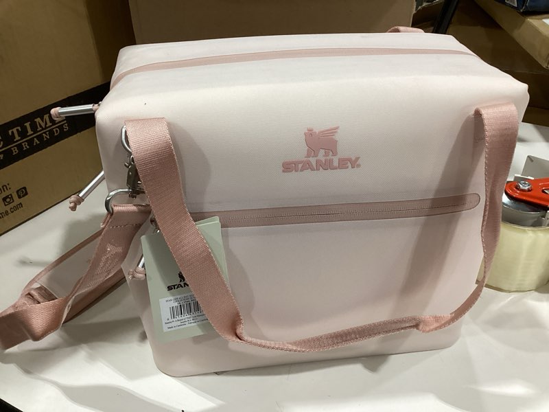 Condition photo showing Good Condition for stanley all day julienne soft cooler bag and lunch box | insulated travel bag with zipper | bpa-free rose quartz midi