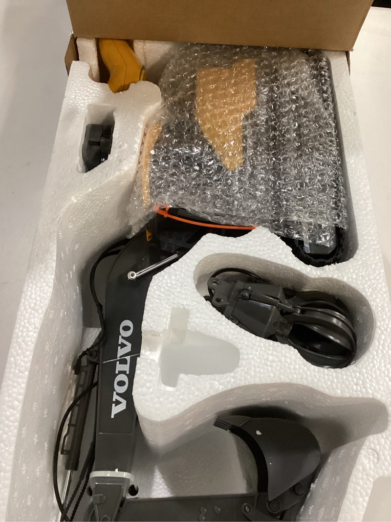 Condition photo showing Good Condition for DOUBLE E Volvo RC Excavator 3 in 1 Construction Truck Metal Shovel and Drill 17 Channel 1/16 Scale Full Functional with 2 Bonus Tools Hydraulic Electric Remote Control Excavator Construction Tractor