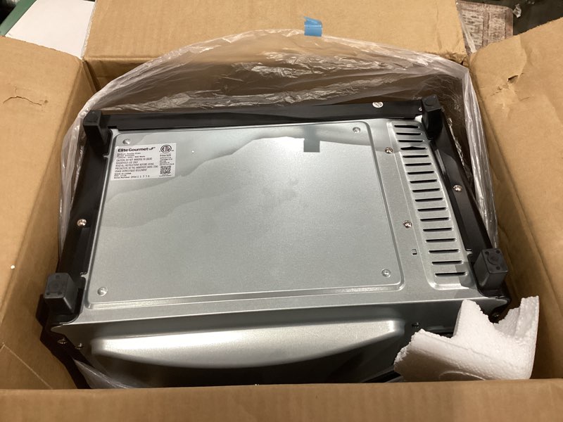 Condition photo showing Good Condition for Elite Gourmet ETO490 9L/4 Slice Countertop Toaster Oven with 30-Minute Timer, Adjustable Temperature Control, Includes Baking Pan and Wire Rack, Bake, Broil, Toast, Black