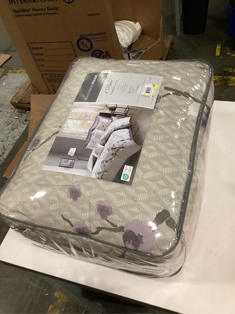 Condition photo showing Good Condition for madison park 8-piece isabella cotton comforter set with throw pillows
