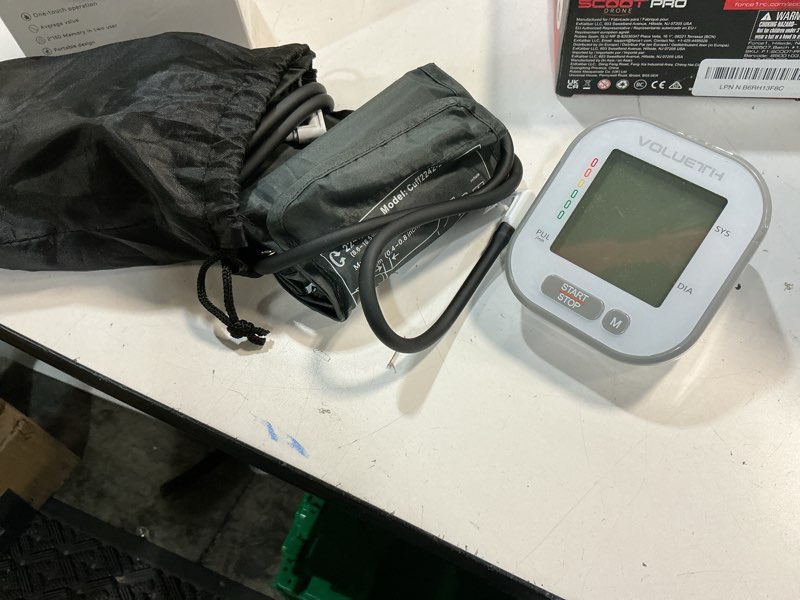 Condition photo showing New/Like New for pediatric blood pressure cuff, blood pressure machine for home use - 3 size cuffs, small 4"-8", medium 6"-10" and large 7"-17", perfect for family health monitoring