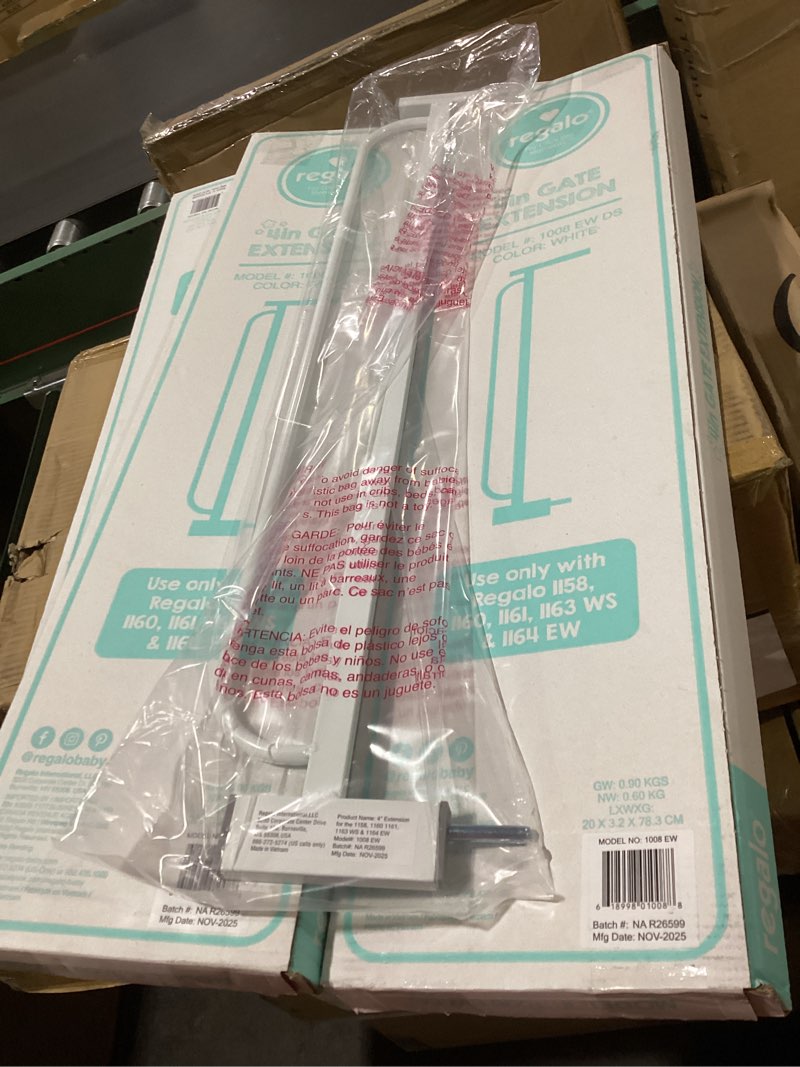 Condition photo showing New/Like New for regalo extension for safety gate,white,4 inch wide 4\" (4 in the box)