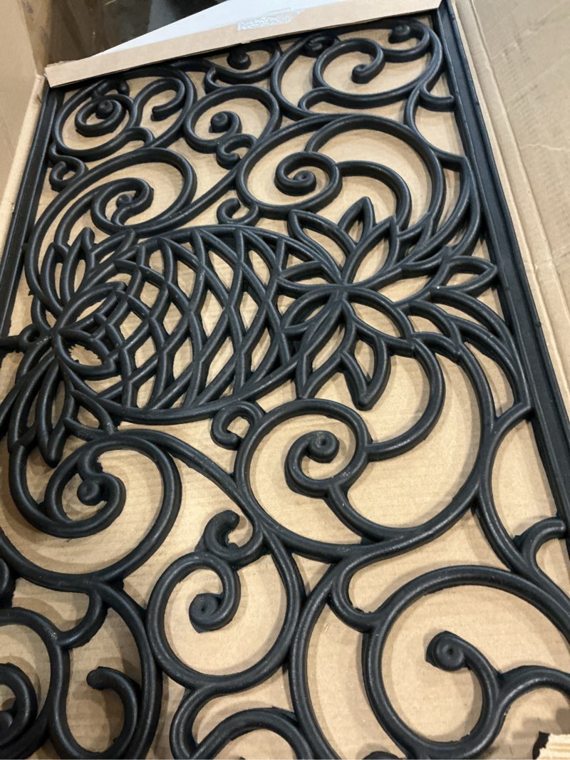 Condition photo showing New/Like New for dii rubber doormats collection all weather, 18x30, pineapple scroll pineapple scroll 1'6" x 2'6" (rectangular)