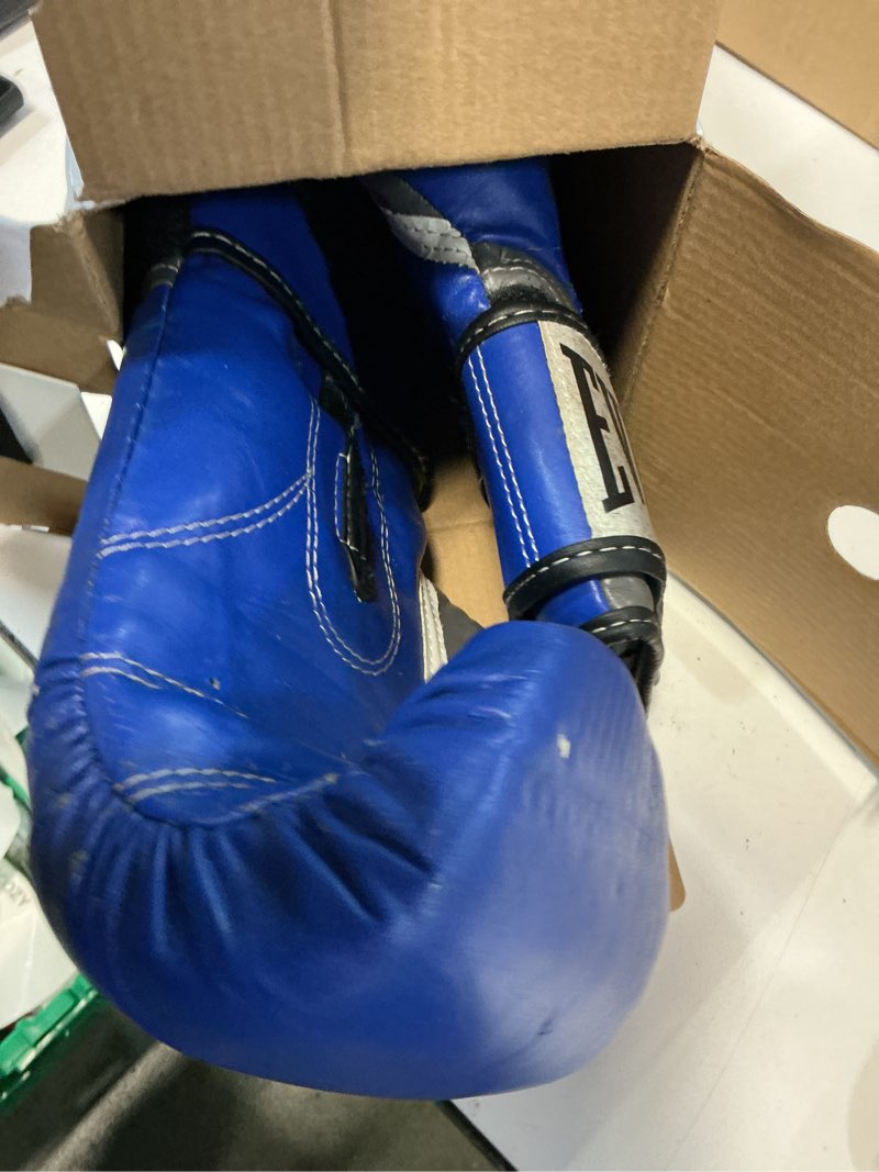 Condition photo showing As Is for everlast elite 2 boxing gloves navy 16oz