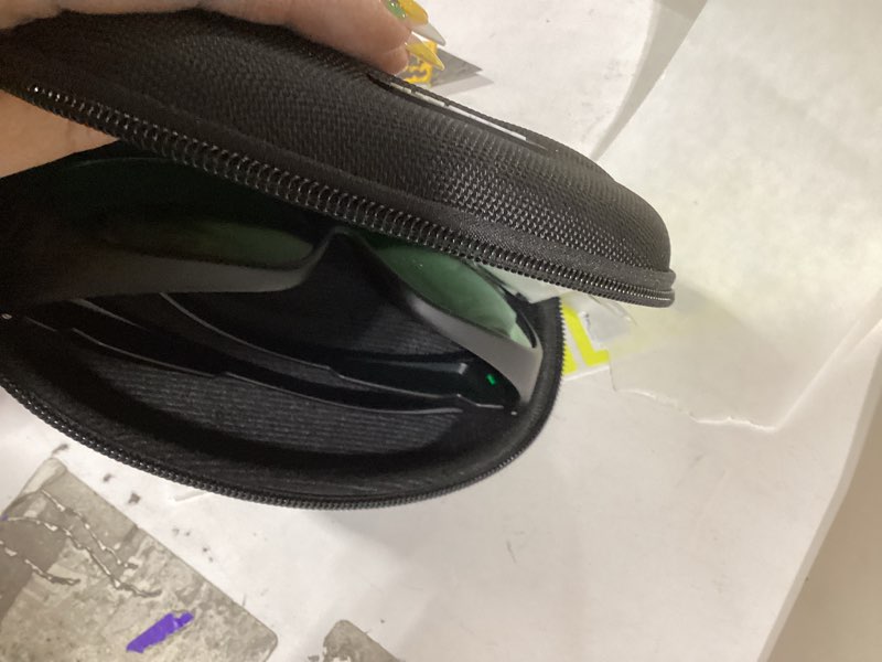Condition photo showing Good Condition for vivosun indoor hydroponics led grow room glasses with glasses case green 1-pack