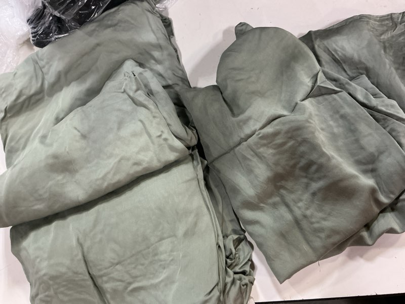 Condition photo showing Good Condition for bamboo fitted sheet set, king, eucalyptus