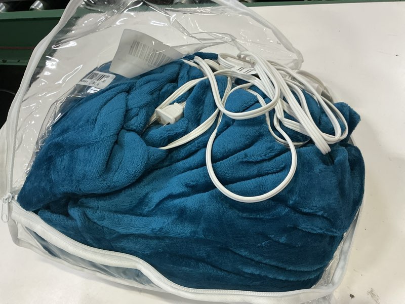 Condition photo showing Good Condition for electric heated blanket 62"×84" twin size, smooth & fuzzy cozy for sofa, study, office, 4 heating levels & 10h auto-off, quick heating, machine washable, detachable controller - blue/teal 05-lake blue twin size (62"x84")