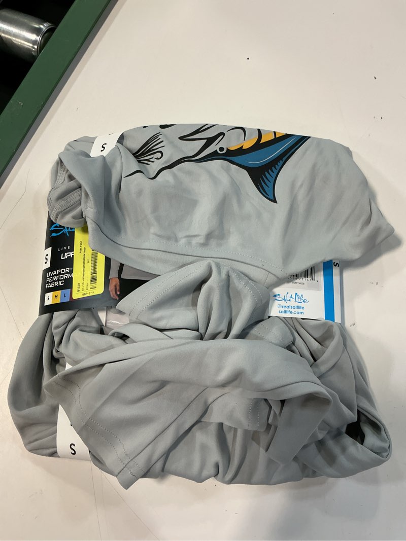 Condition photo showing Good Condition for salt life men's long sleeve uv tee size small