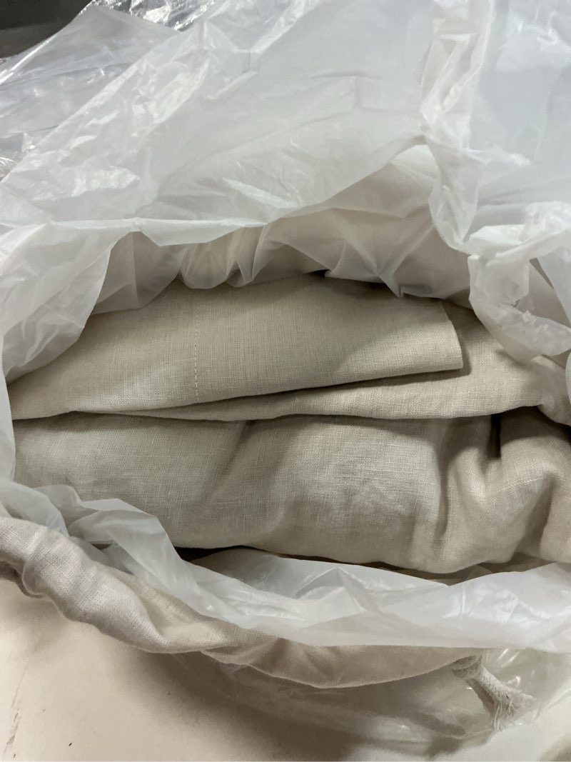 Condition photo showing Good Condition for european linen sheet set, queen, sand