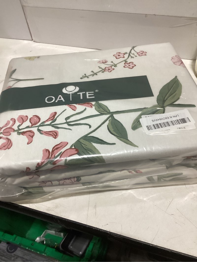 Condition photo showing As Is for oaite duvet cover king size - 100% cotton comforter cover floral duvet cover sets 3-pc, breathable duvet cover with zipper closure & corner ties assorted king-104" x 90"