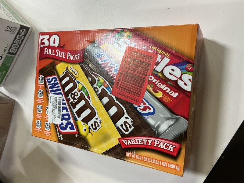 Condition photo showing Good Condition for ( BB :03/2025) M&M'S, SNICKERS, SKITTLES, STARBURST & 3 MUSKETEERS Full Size Candy Bars Assorted Variety Box , 56.11 oz 30 Pieces