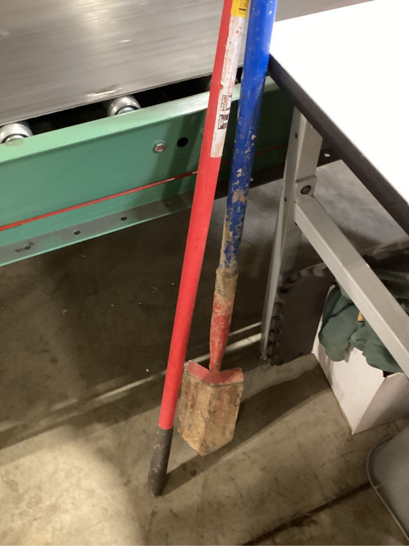 kobalt 40-in fiberglass handle digging shovel