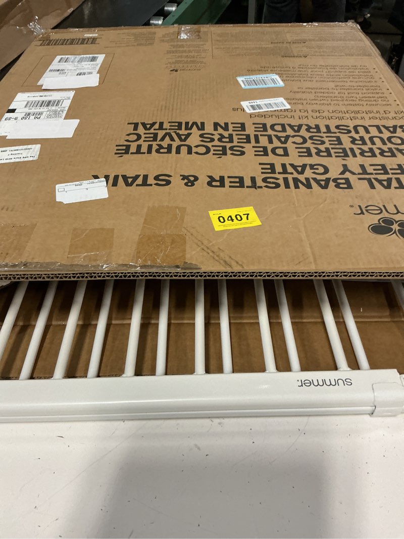 Condition photo showing Good Condition for summer infant metal banister & stair safety pet and baby gate,31'-46' wide, 32.5' tall, install banister to banister or wall or wall to wall in doorway or stairway, banister and hardware mounts -white white baby gate