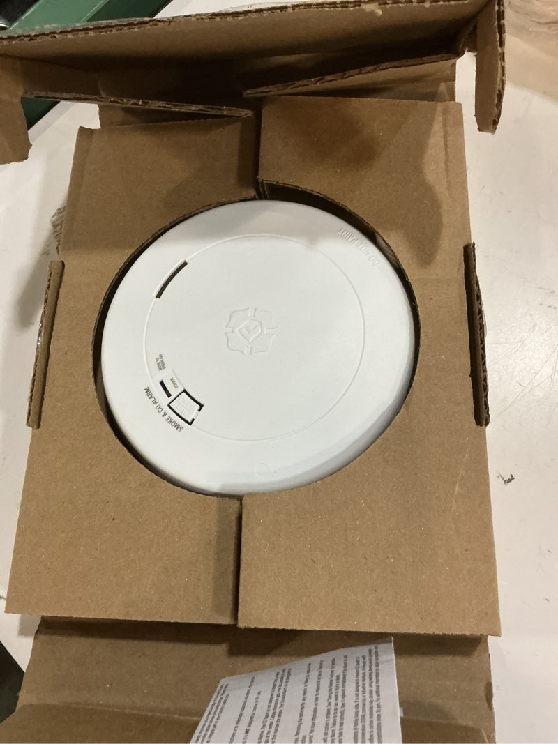 Condition photo showing Good Condition for first alert smco210, 10-year sealed battery combination smoke & carbon monoxide alarm with slim profile design, 1-pack precision detection smco210