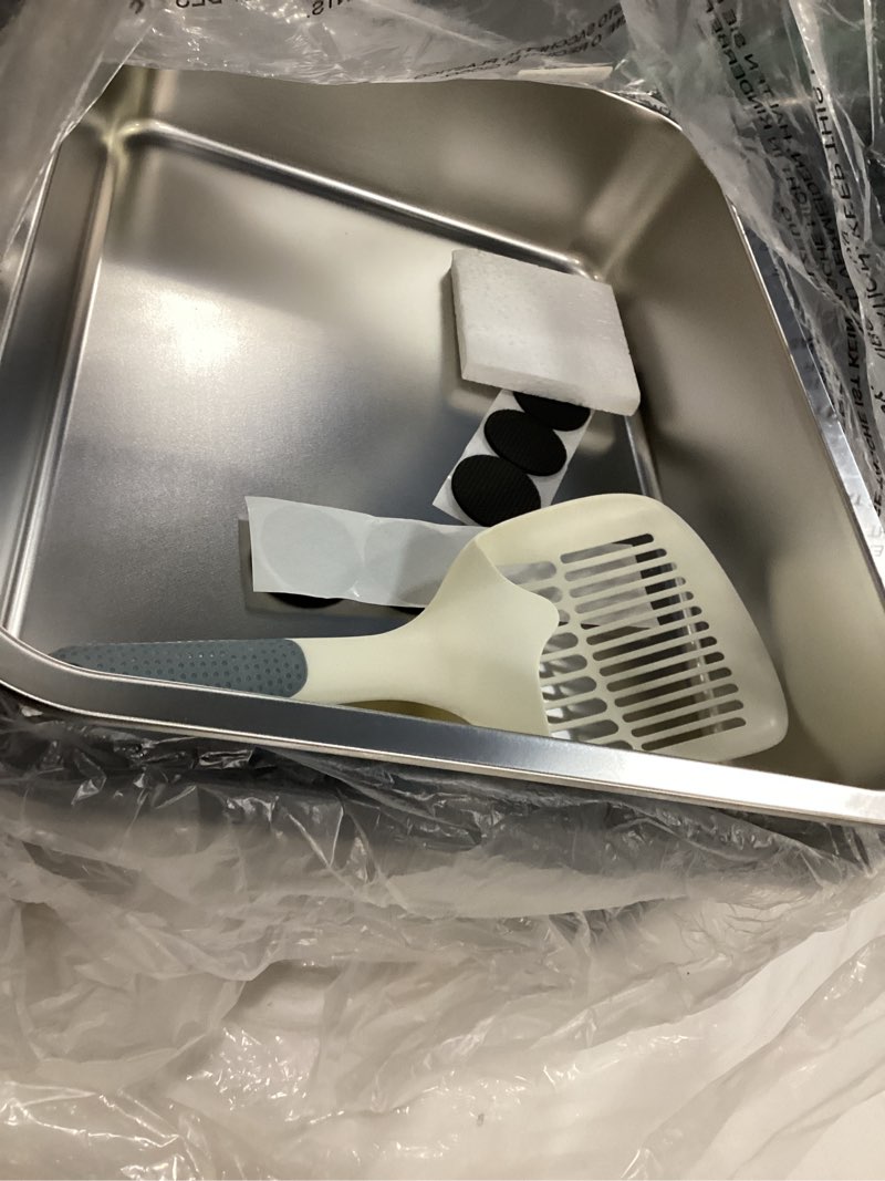 Condition photo showing Good Condition for Stainless Steel cat Litter Box, Covered Metal Litter Box, cat Litter Pans with high Sides, Kitty Litter Boxes for Indoor Cats (Non Sticky, Easy to Clean, Anti-Urine Leakage) 17.5" L x 13.5" W x 4" H Grey Lid17.5" L x 13.5" W 4"H