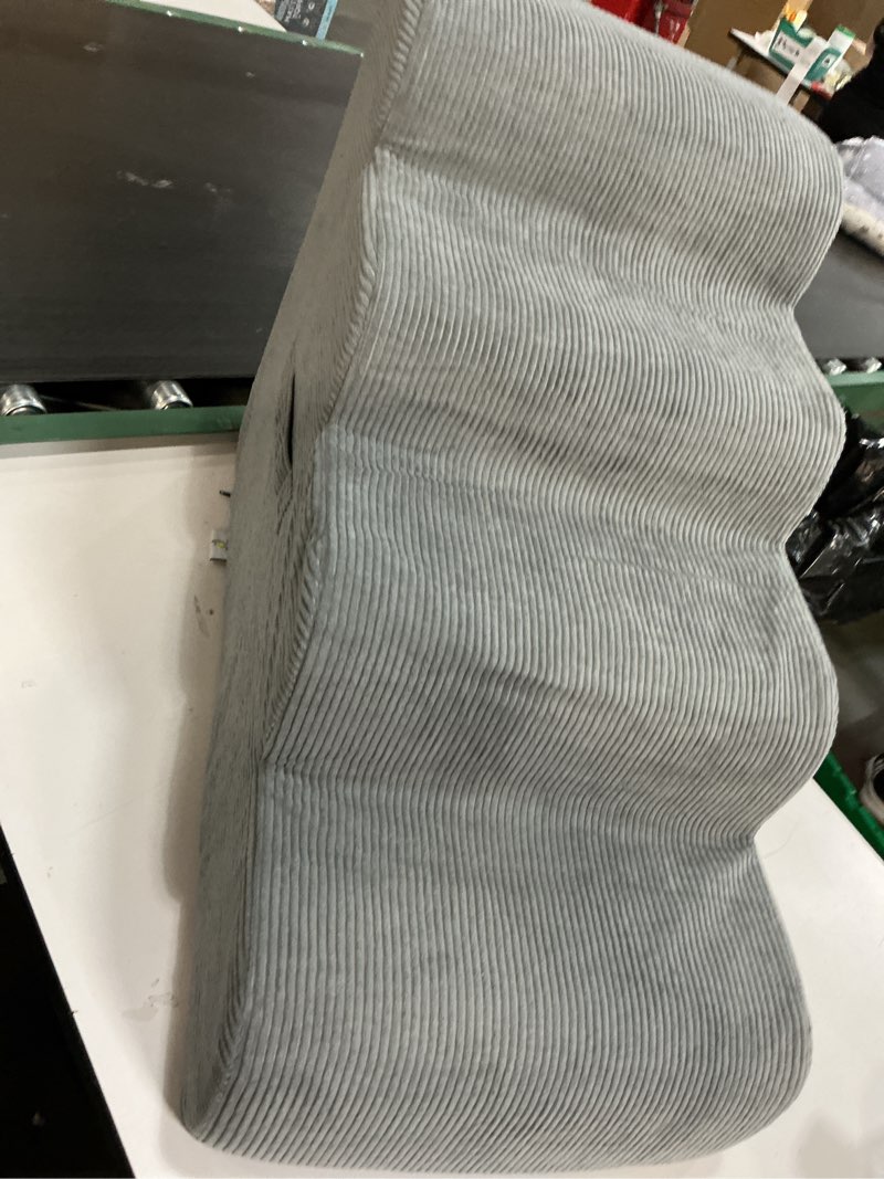 Condition photo showing Good Condition for Dog Stairs for Small Dogs and Cats, 20" H 4 Steps Dog Ramp for High Beds, Couch, Sofa, Waterproof Pet Stairs with Removable Washable Cover, Non-Slip Sturdy Pet Steps Gray 4.0 4-Step 20"H