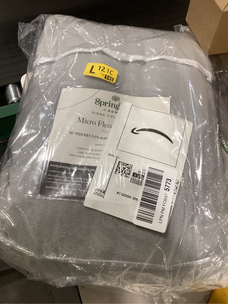 Condition photo showing Good Condition for Similar product not like stock photo similar Utopia Bedding Fleece Blanket Full Size Ash Grey 300GSM Luxury Fuzzy Soft Anti-Static Microfiber Bed Blanket (90x84 Inches)