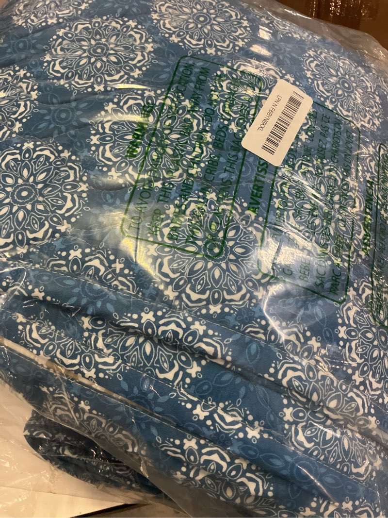 Condition photo showing Good Condition for bedsure patchwork quilt king size - summer lightweight boho comforter king size, blue and white bedspread quilted bedding, reversible soft microfiber coverlet for all seasons (106"x96") 04 - patchwork blue king (106" x 96")